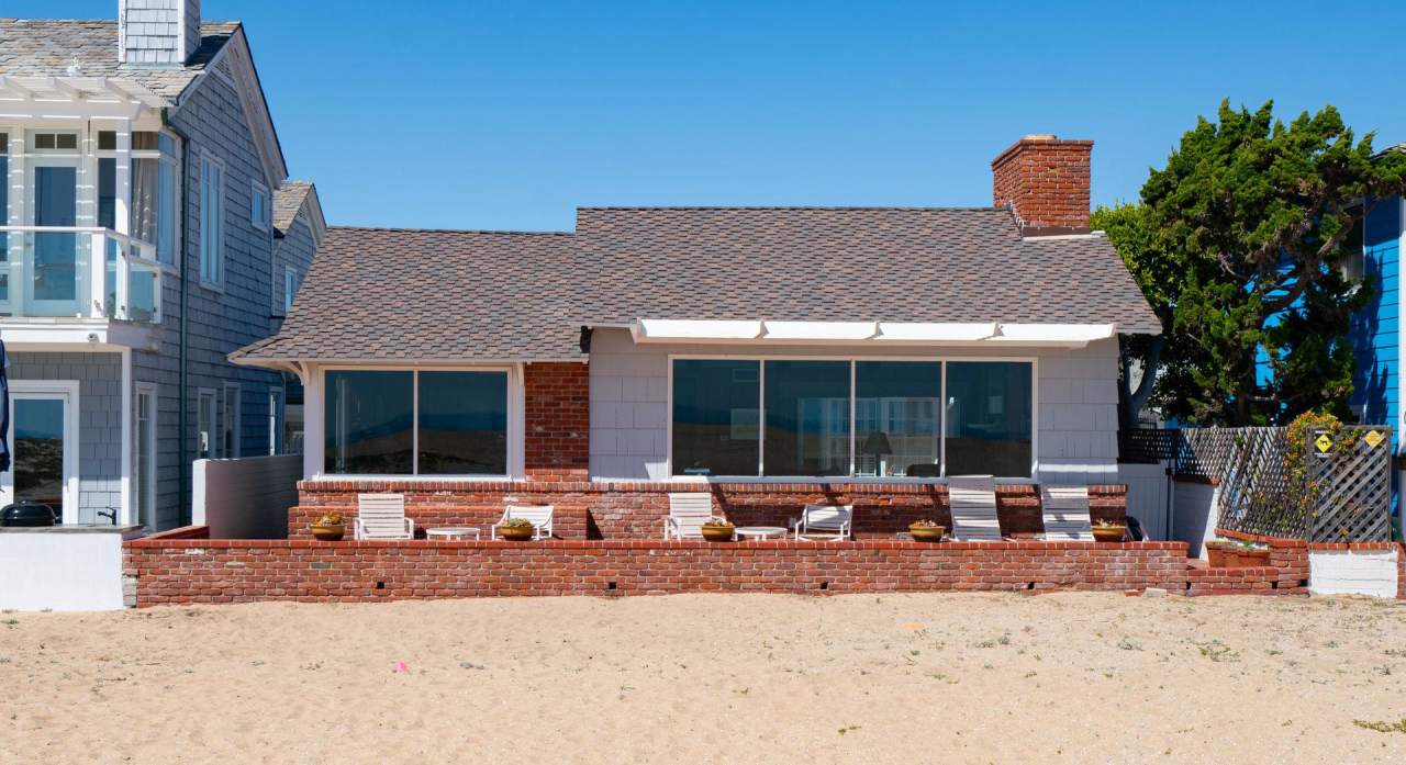 Winter Lease in Exclusive Peninsula Point Neighborhood