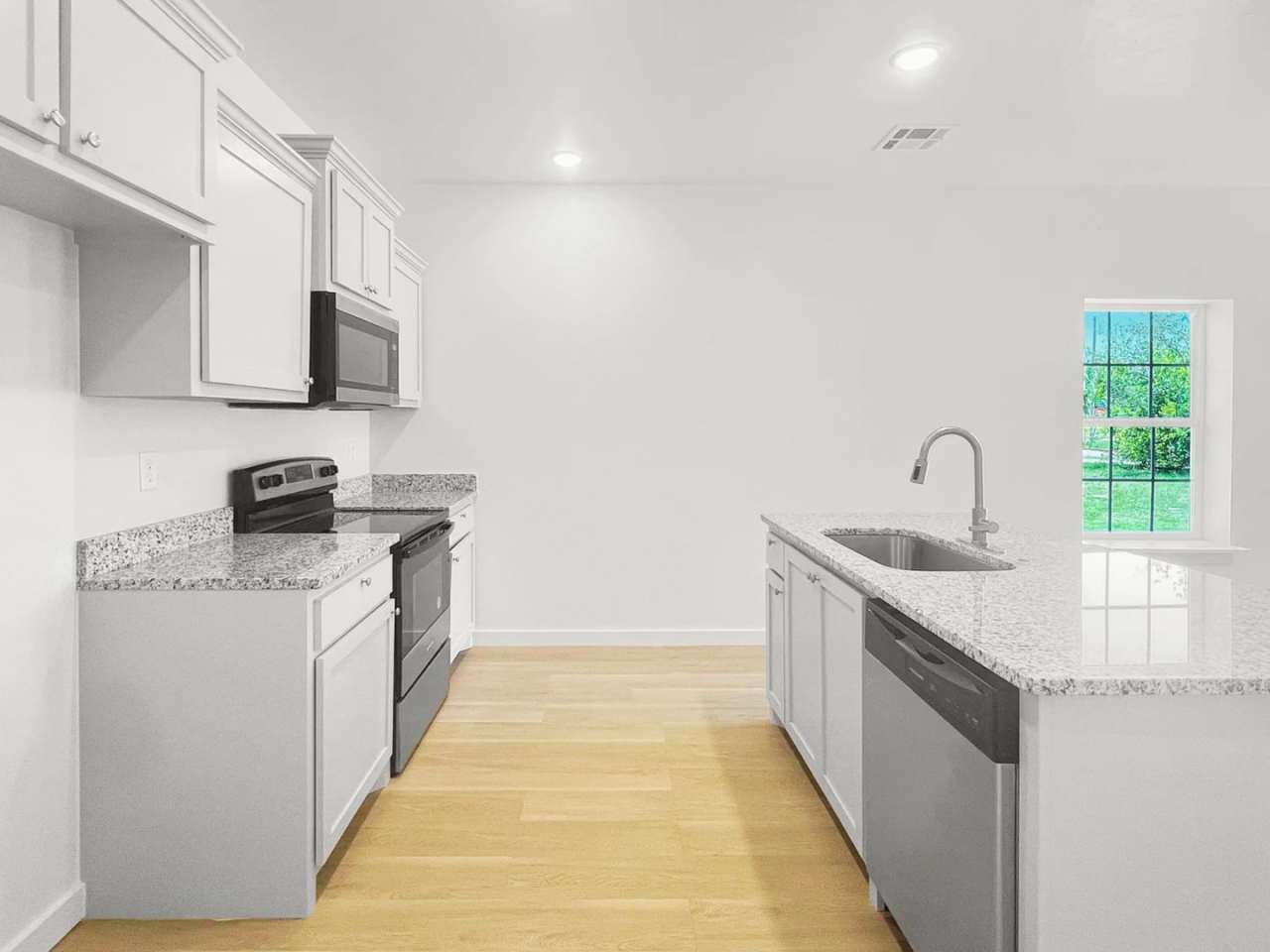 Charming New 2-Bedroom Home for Rent in Lawton