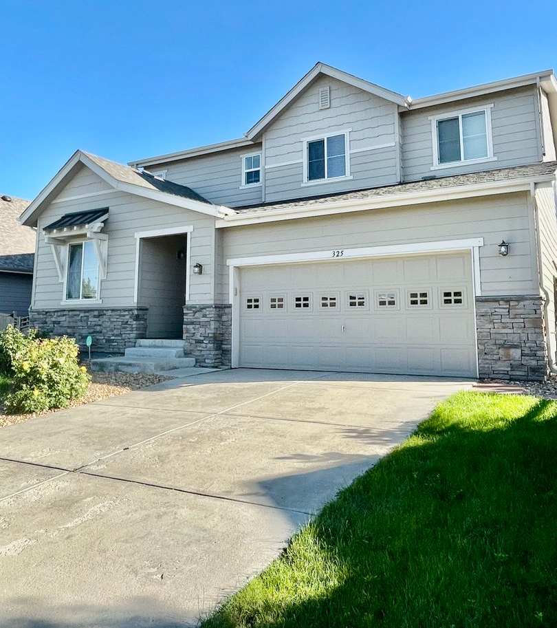 Spacious 4B/4B with Finished Basement Now Available in Lafayette! Great Location!