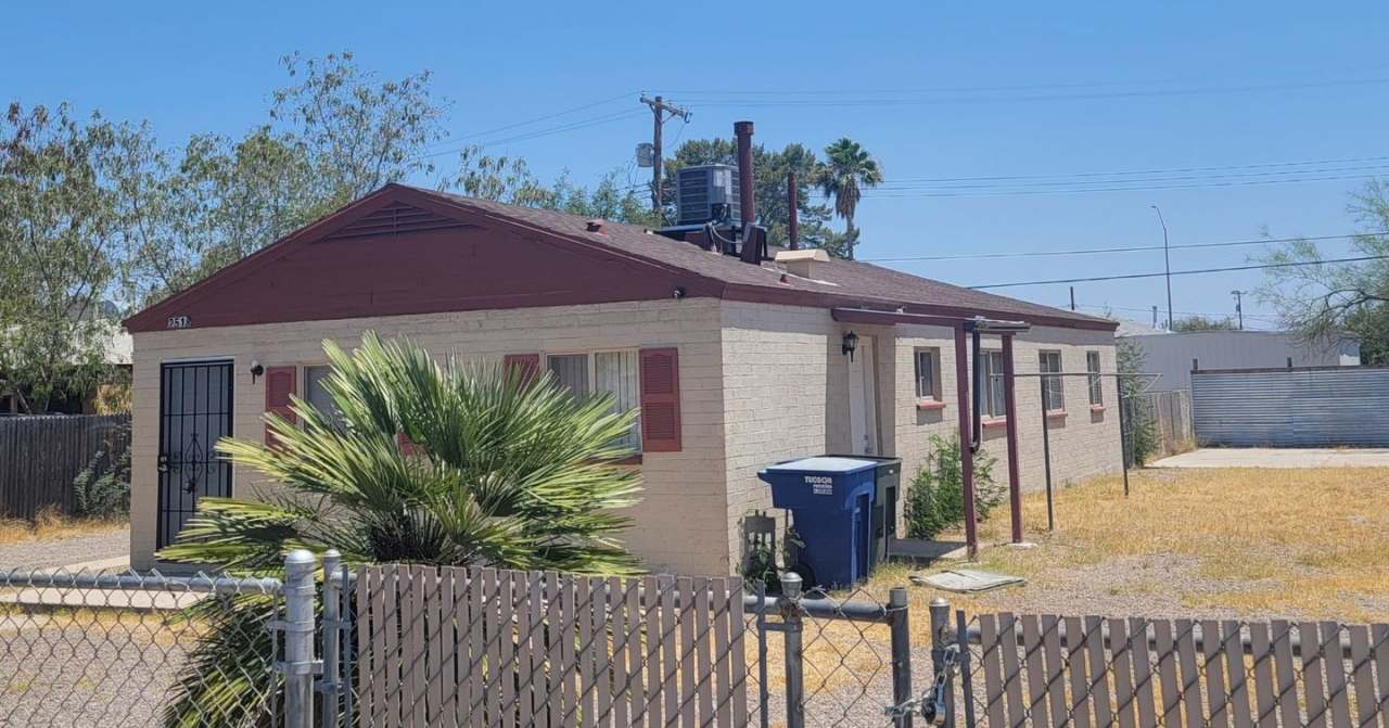 Spacious 2-Bed, 1-Bath Home | Large Shared Yard  Prime Commuter Access