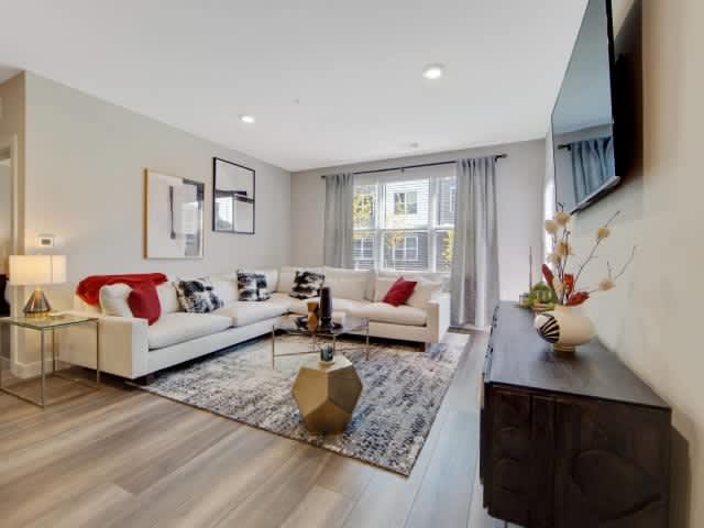 88 Jackson Ave Unit C12