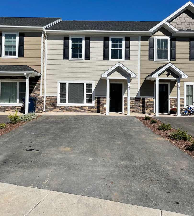 *BRAND NEW!* Townhouse for Rent in Crescent Ridge Subdivision