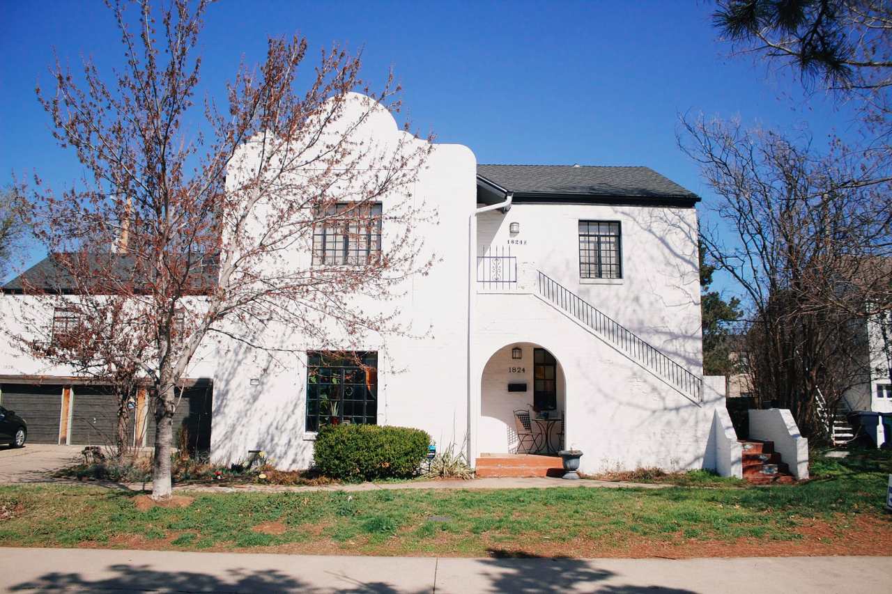 Historic Duplex near Plaza district!