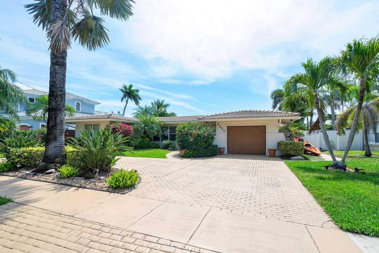 2330 NE 48TH ST LIGHTHOUSE POINT, FL 33064