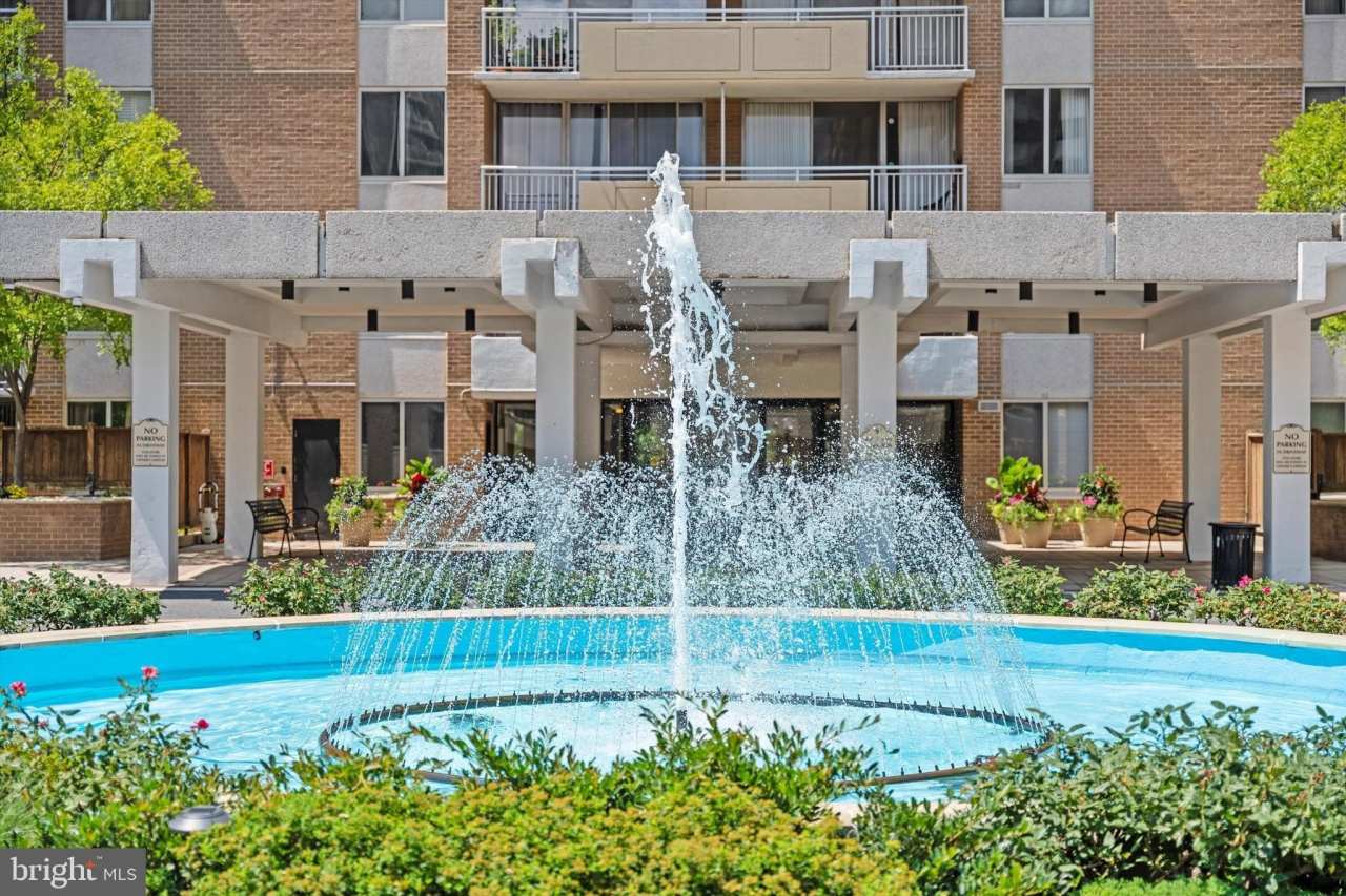 3001 VEAZEY Terrace NW unit: 710