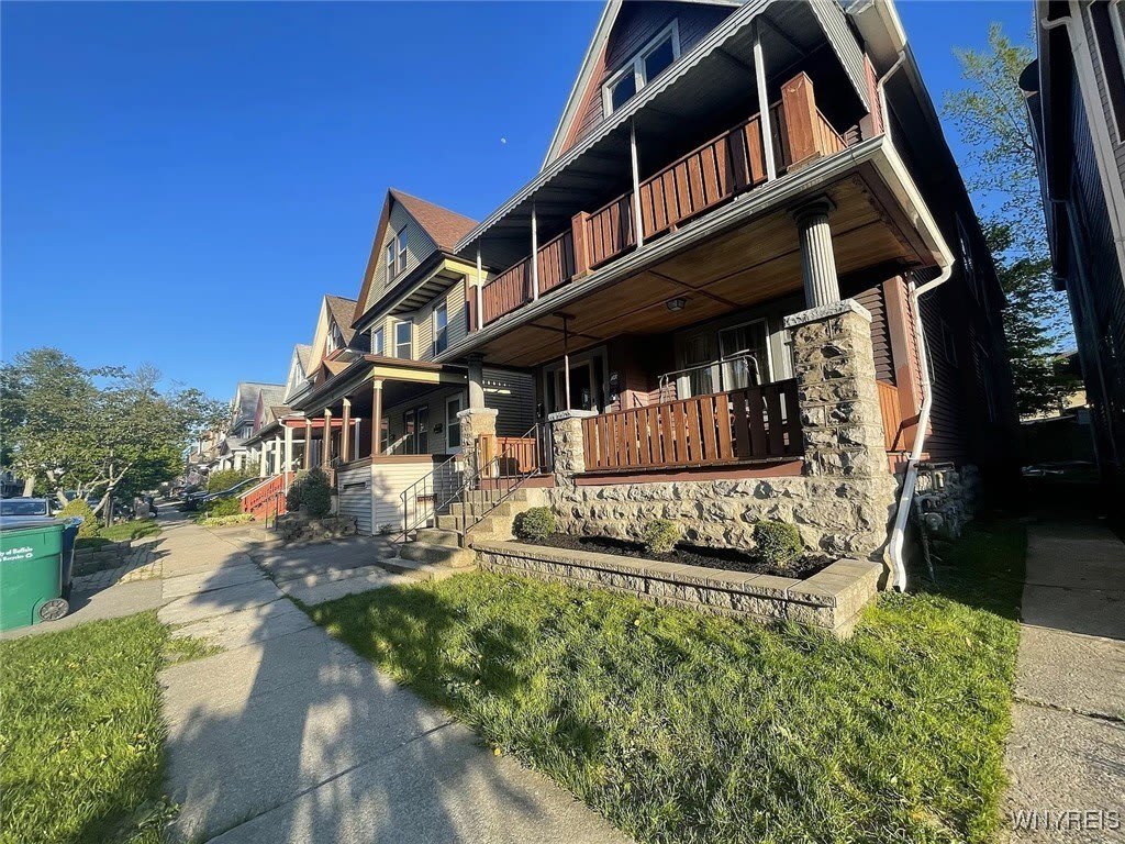 76 Vernon Place unit: Lower