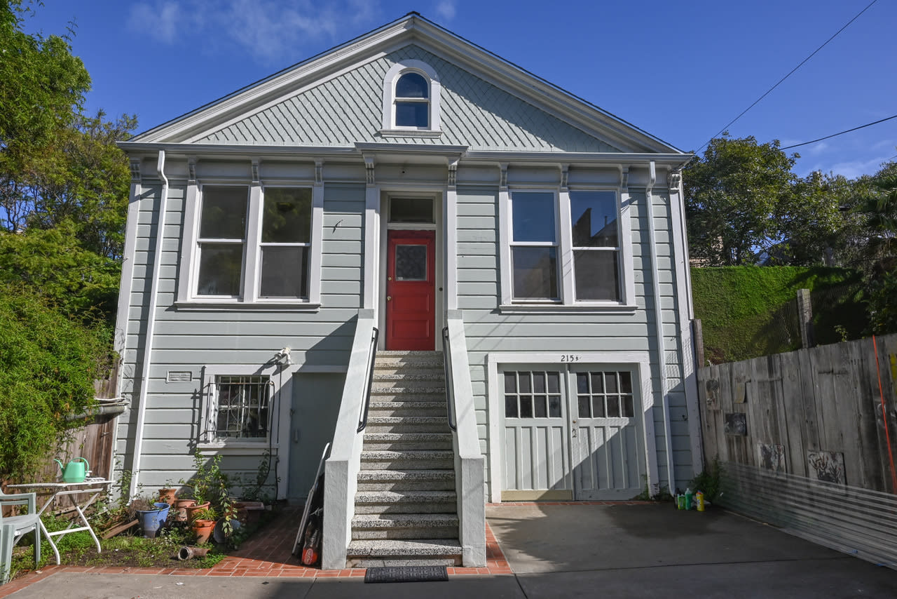 215 Fair Oaks Street