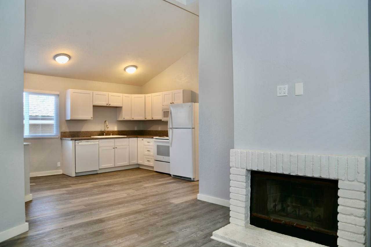 SO close to the beach and PCH - 3 Bedrooms and 3 Ensuite Bathrooms - Upgraded Upper Home With Laminate Flooring Throughout