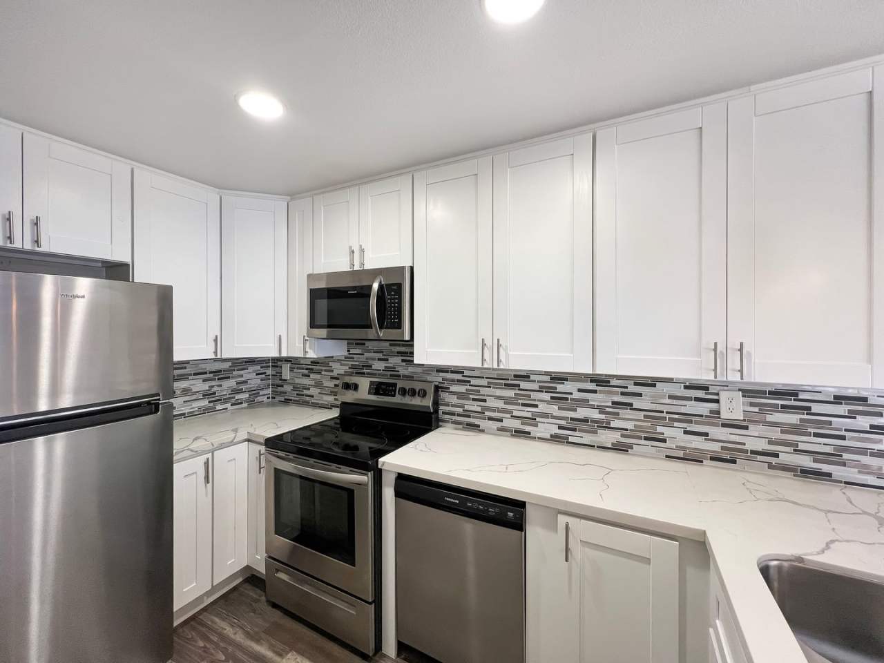 Amazing 2B/2BA condo with reserved parking  Washer/Dryer in La Mesa!