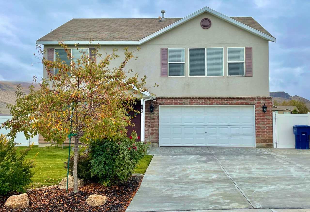 Beautiful 2 Story Herriman Home on Corner Lot!