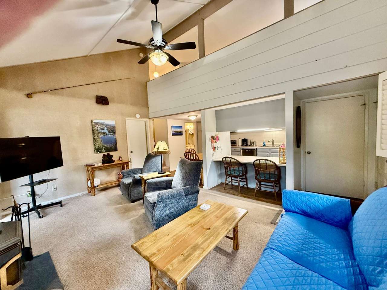 Winter Rental – Mountain Shadows, Center of Town