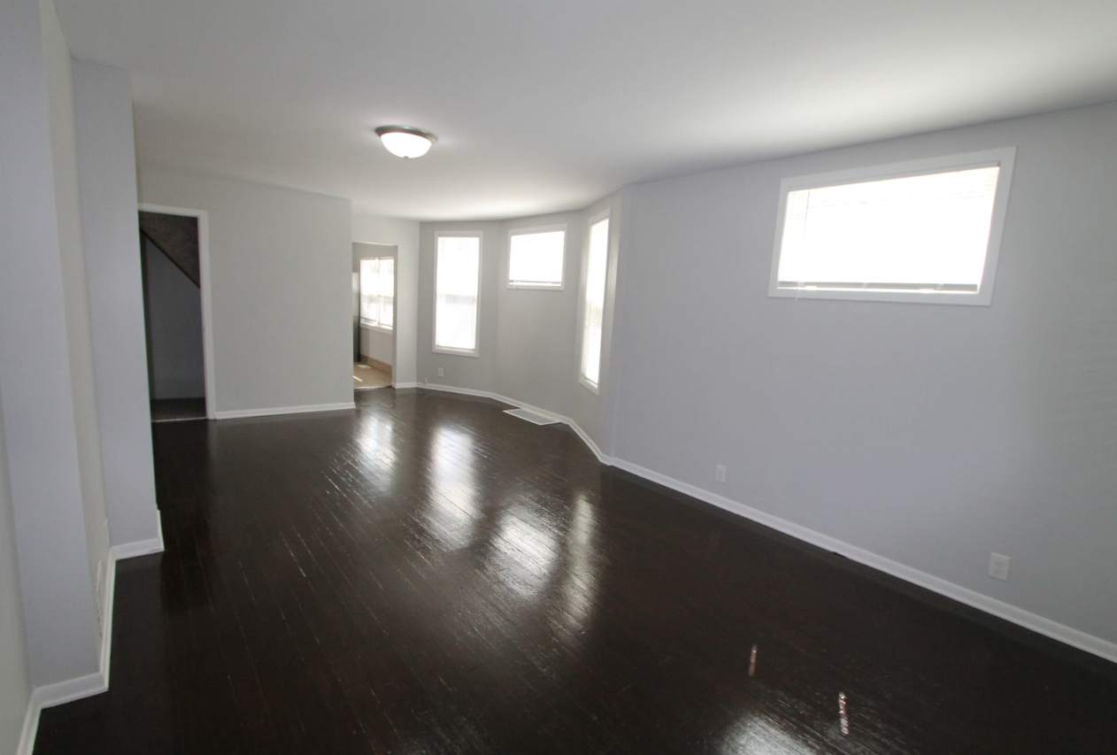 Large 5 Bedroom Home! Available Now. Plenty of parking!