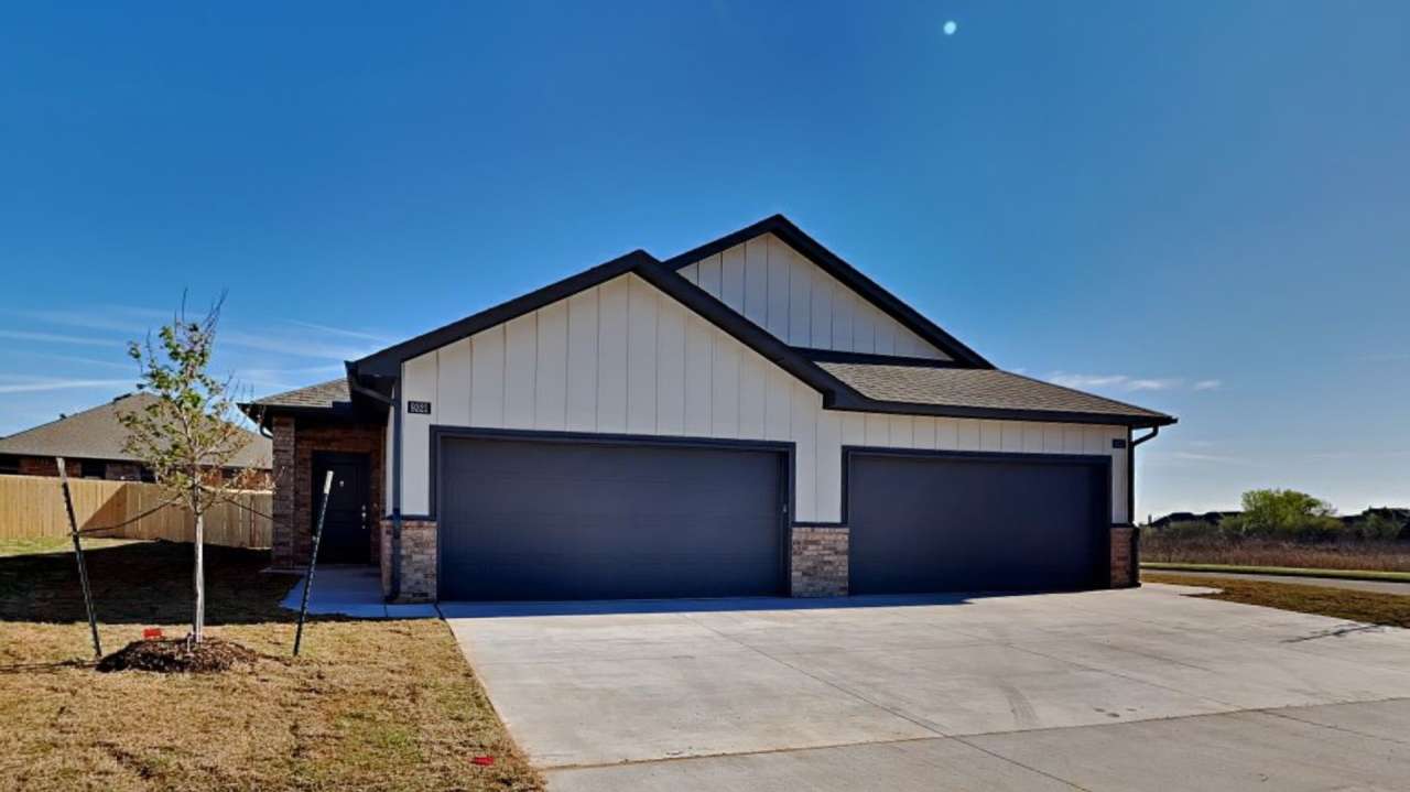 Luxury 3 Bedroom 2 Bathroom Duplex with 2 Car Garage in Piedmont Schools (Neighborhood Park/Basketball Court)