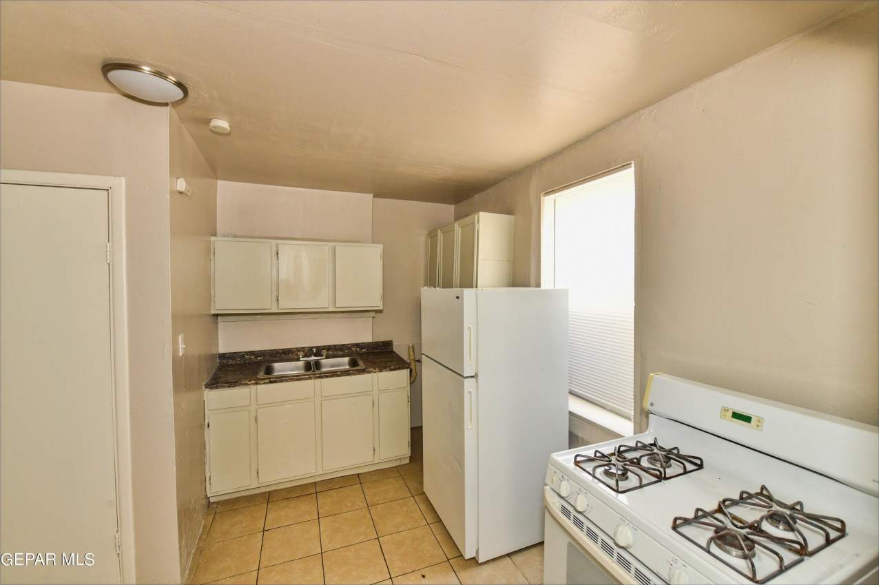 912 Park Street unit: Rear