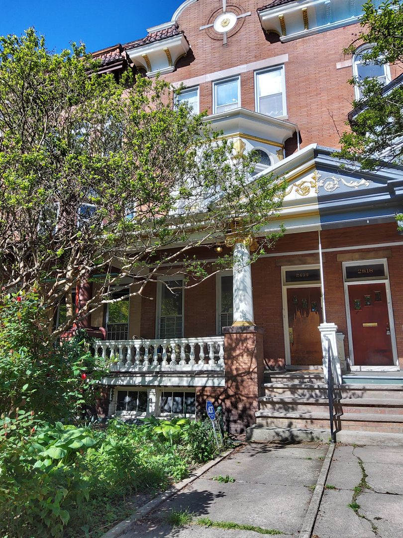 6BR / 3BA Charles Village Town home!