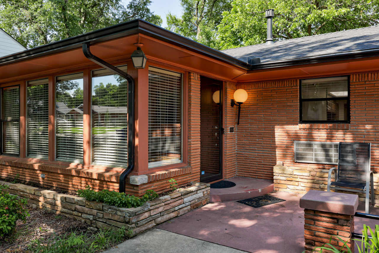 600 South Flood Avenue