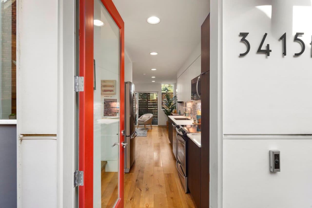 1 Month Free Rent Promotion! Modern Beacon Hill Townhome | Rooftop Deck with City Views