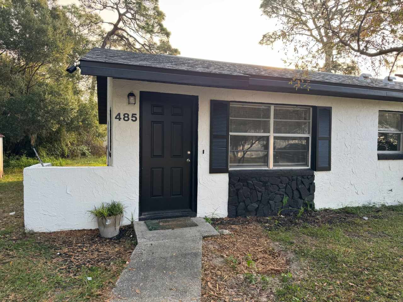 For Rent – 2 Bedroom, 2 Bathroom Duplex