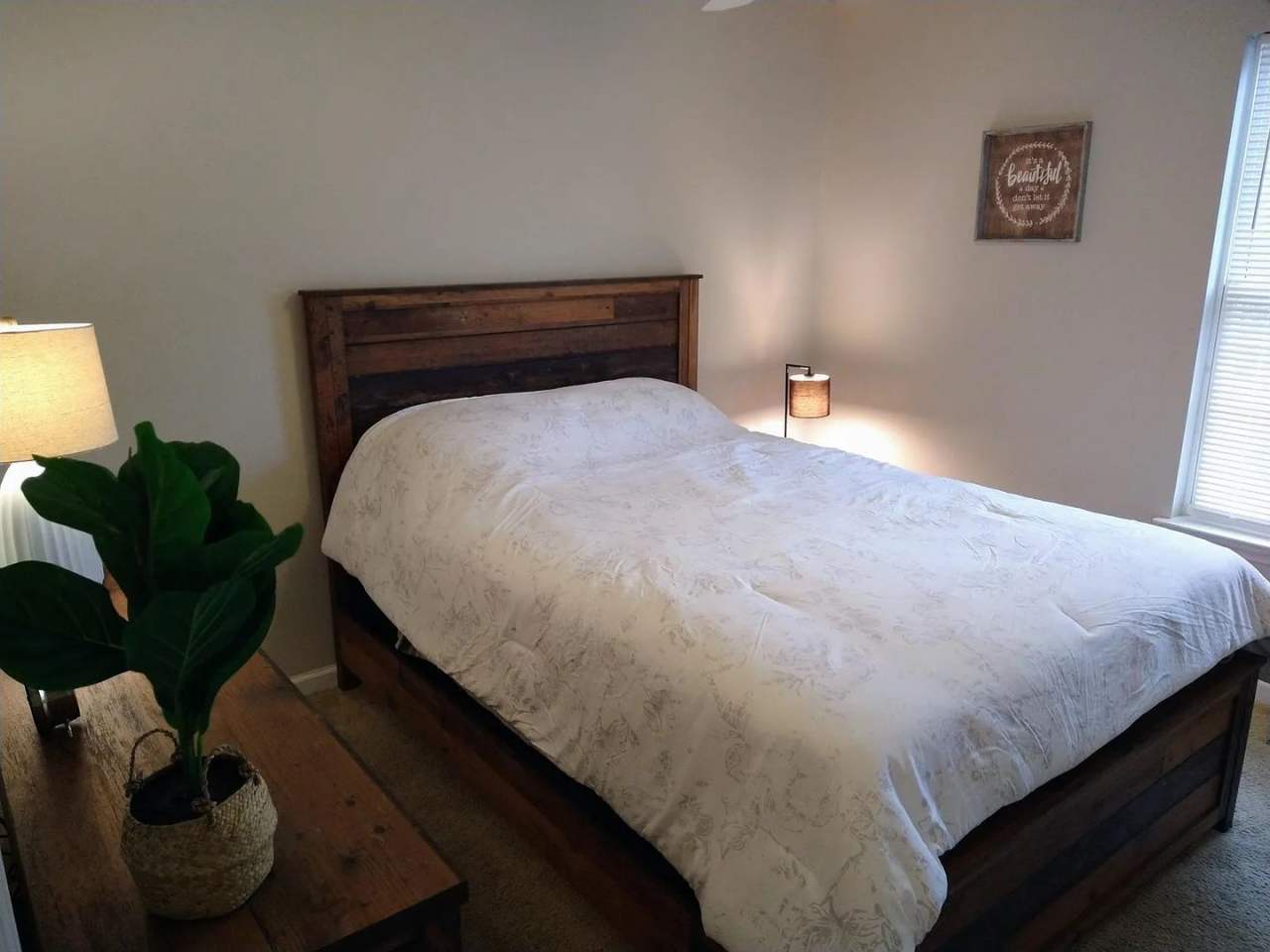 Room in 5 Bedroom Home at Venesa Cir