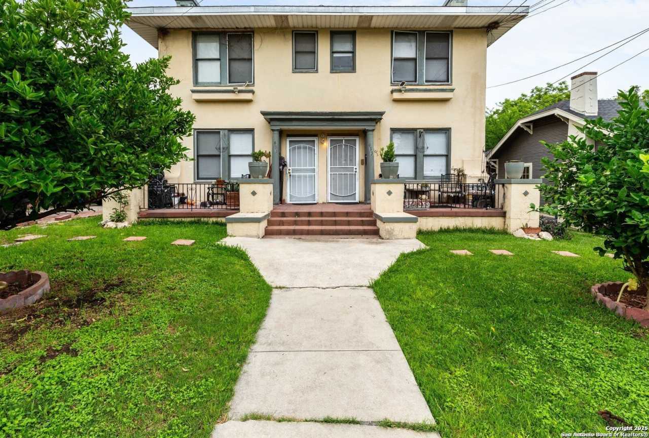 411 E Courtland Pl unit: 3