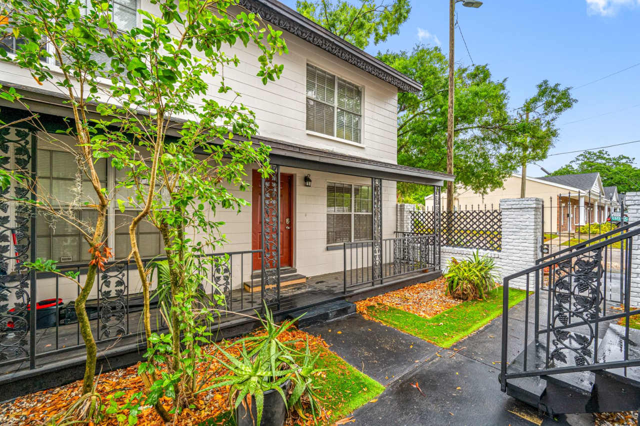 Renovated Seminole Heights Townhome with Laundry Included