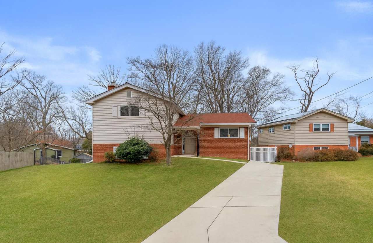 4 Bed 3 Bath - Takoma Park Split Level - Move In Ready