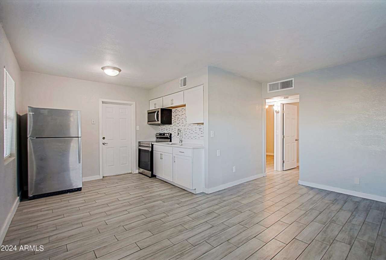 6808 N 23RD Avenue unit: 6