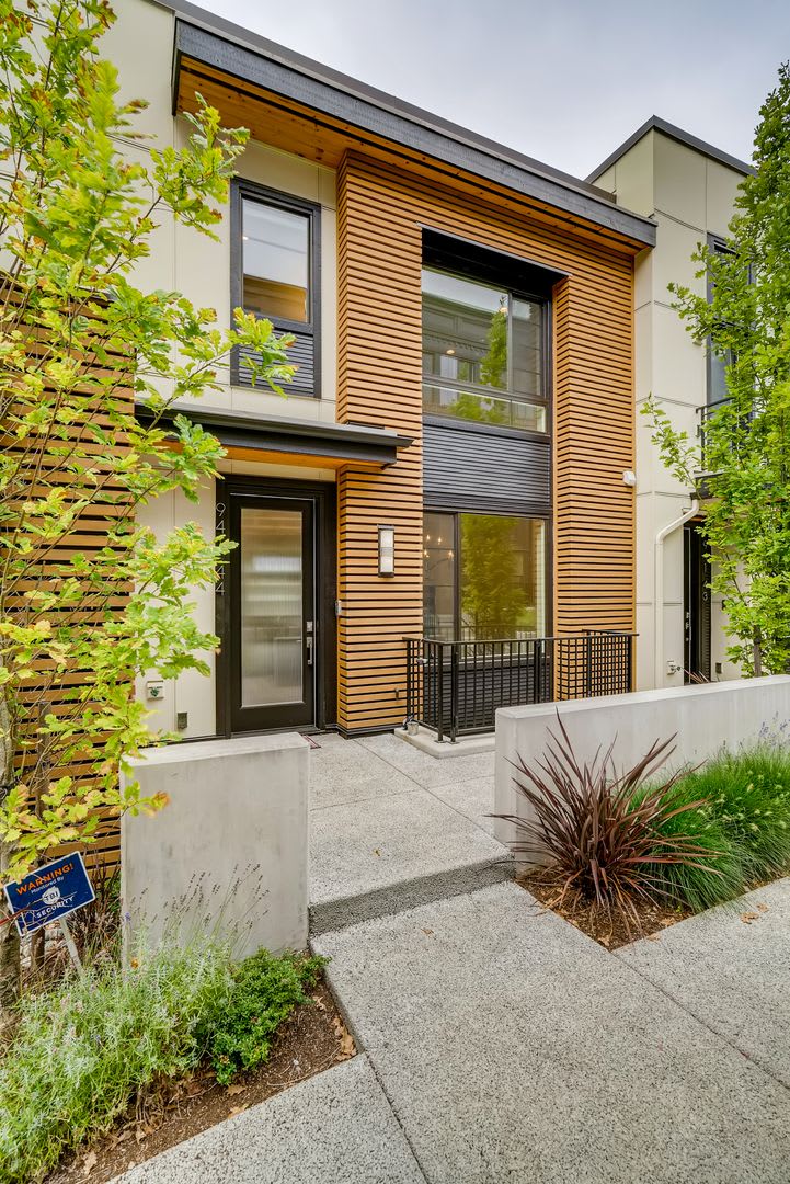 Queen Anne Townhome ~ McGraw Square