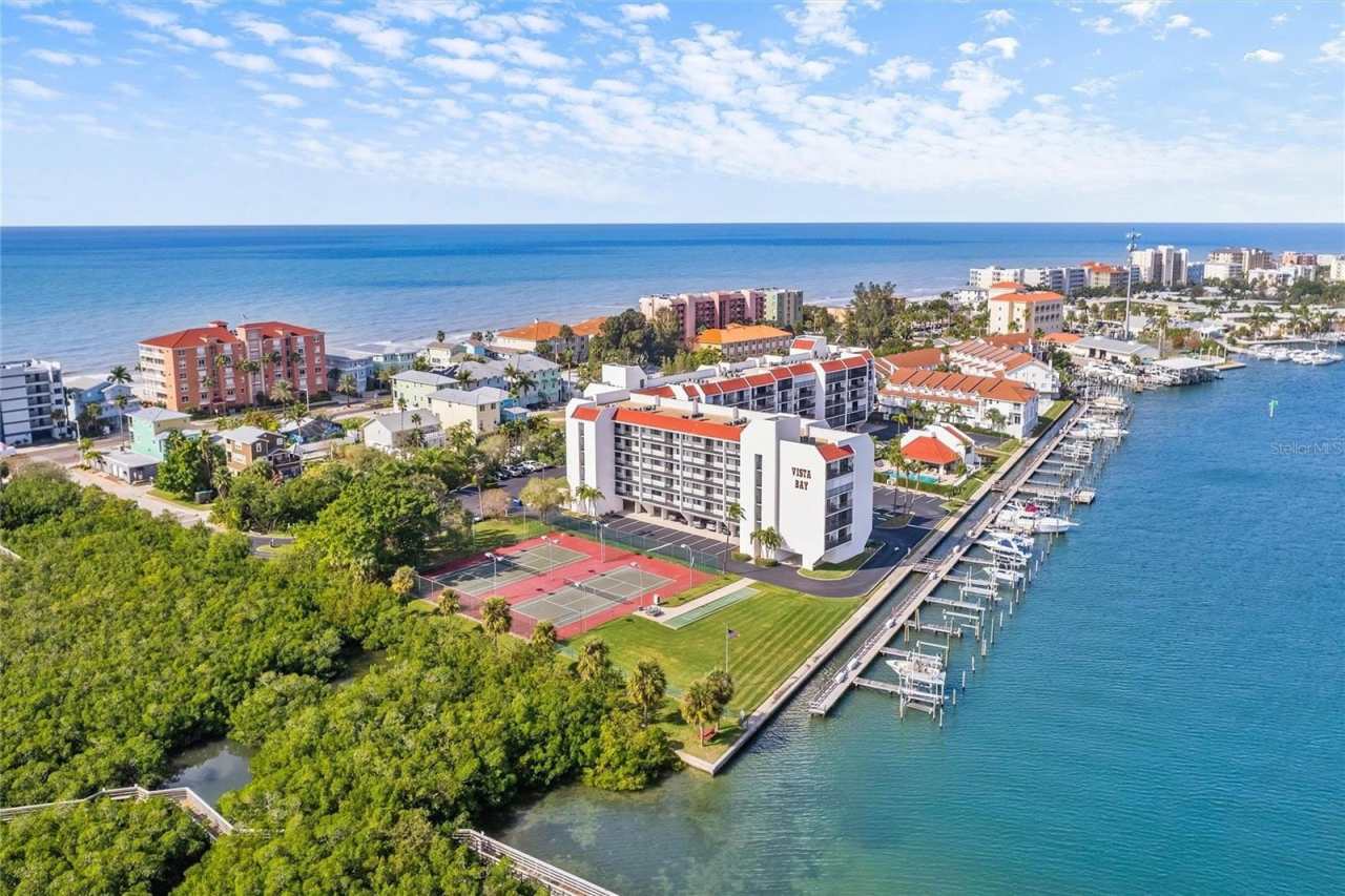 19111 VISTA BAY DRIVE