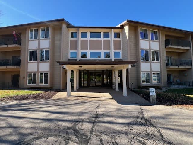 3951 Fairway Hills Dr