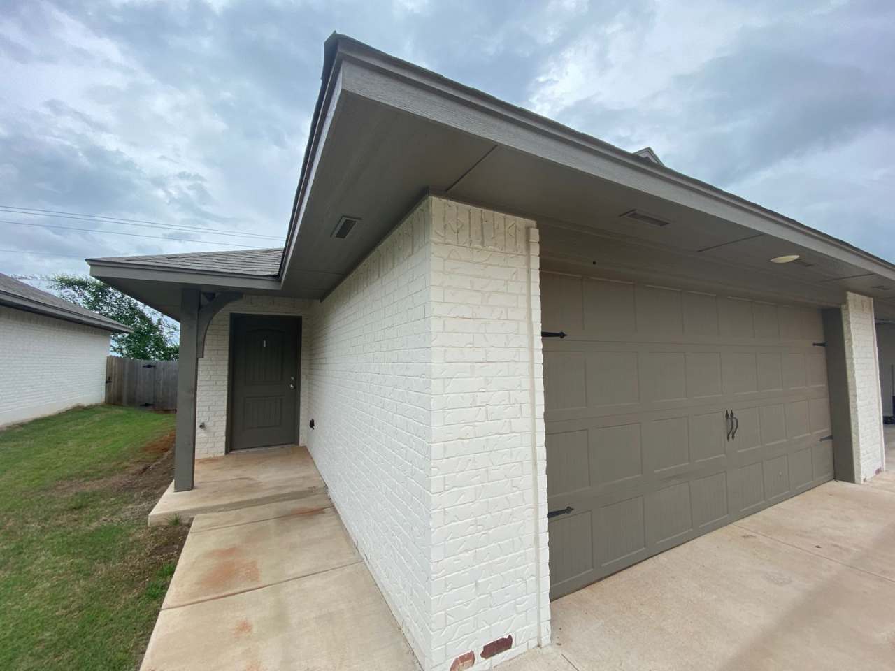 2 Bed 2 Bath 2 Car Garage Duplex In North OKC