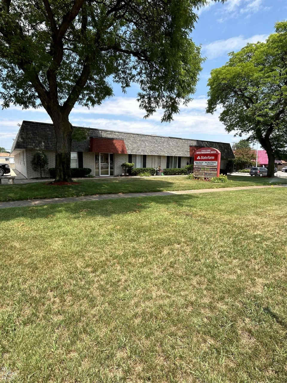 11443 E 13 Mile Rd - Suite 402