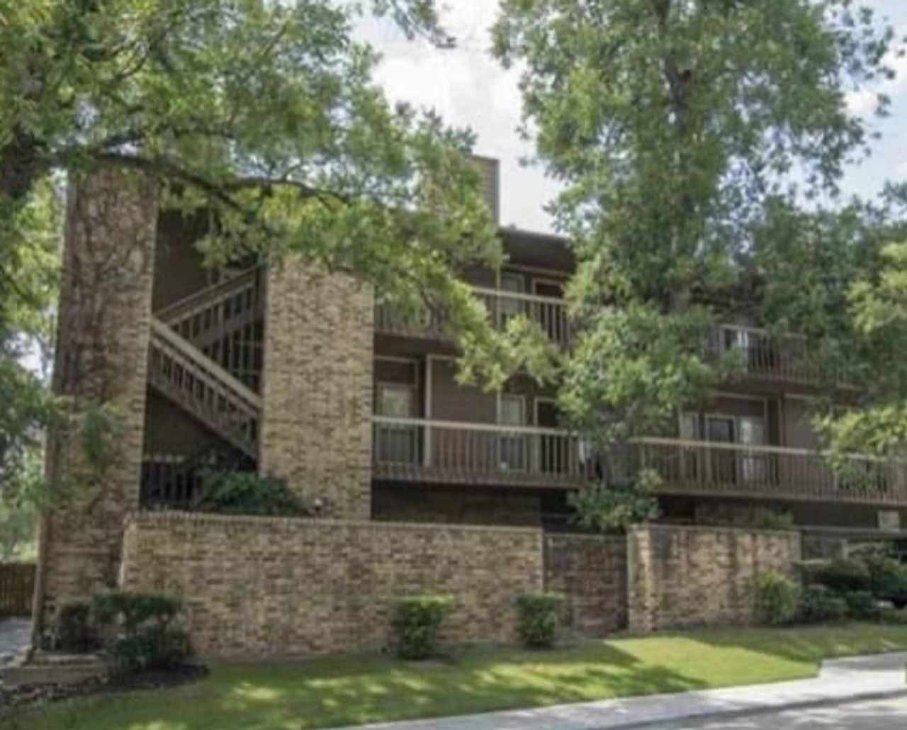 PRE-LEASE 2025/2026: Excellent Roommate Floorplan, Washer/Dryer Included, Location Location Location! 70% Agent Commission!!!
