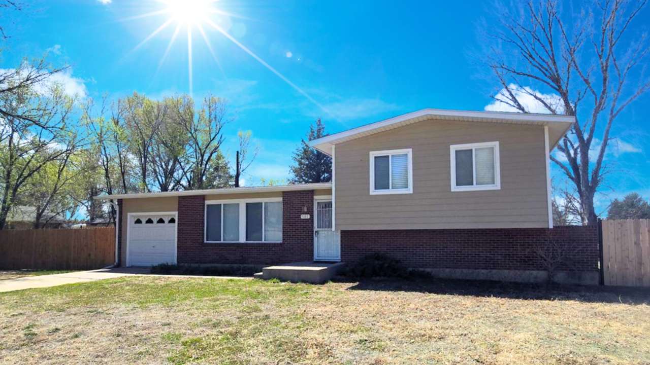 Move in ready home on Del Brook