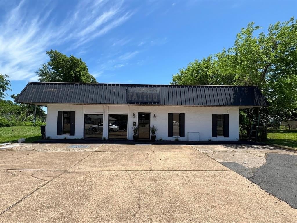 1314 Airline Drive