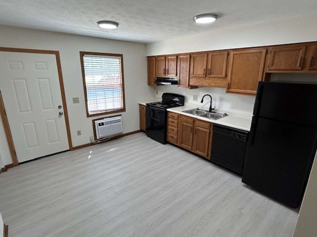 2 Bedroom and 1.5 Bath Townhome - Troy, Ohio!!