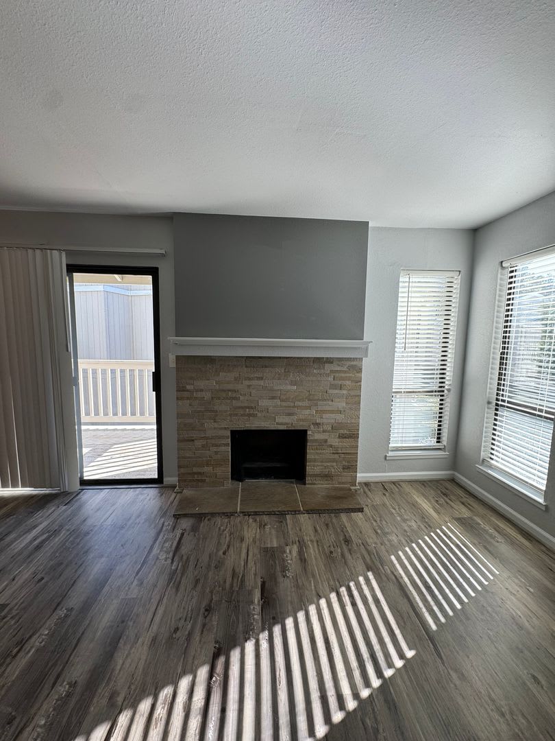 Remodeled 2-Bed, 2-Bath Condovwalking distance to Downtown Auburn! Super clean!