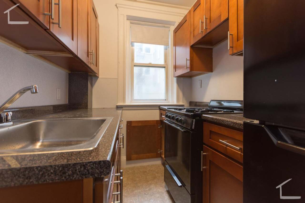 Amazing 1 Bed on Boylston