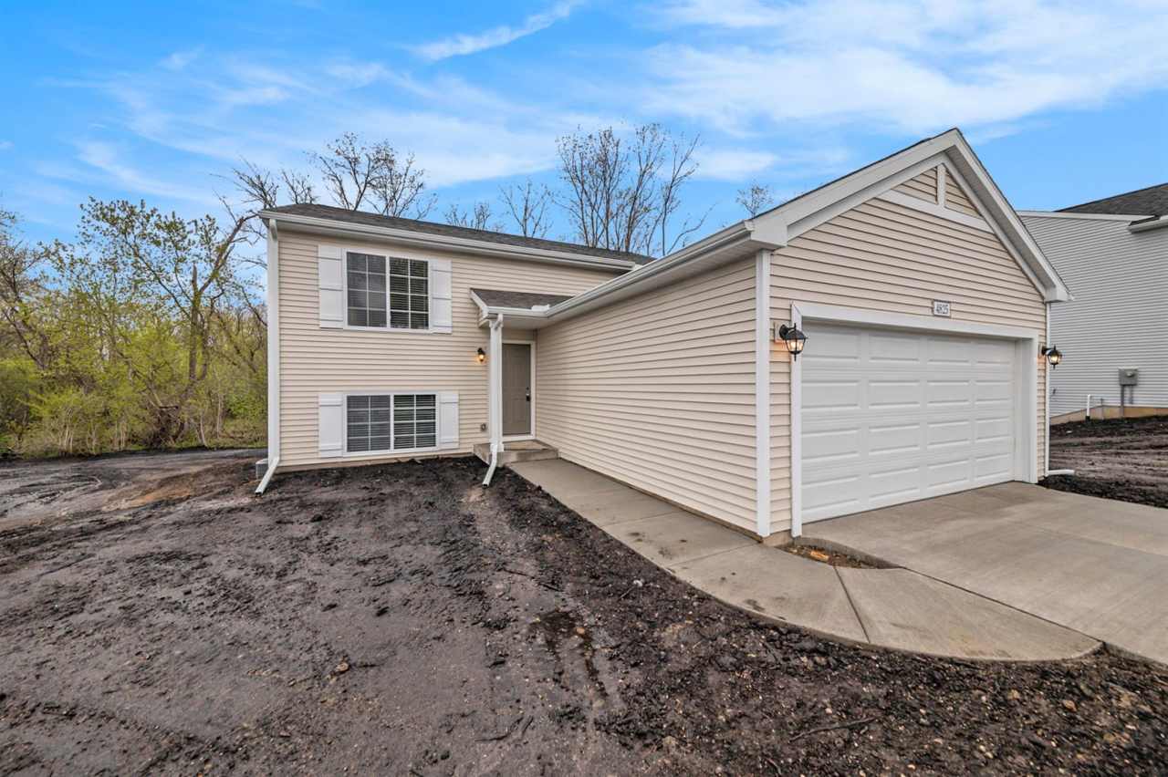 3035 N. Sedge Wren Drive SW