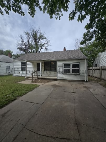 129 South Mount Carmel Street