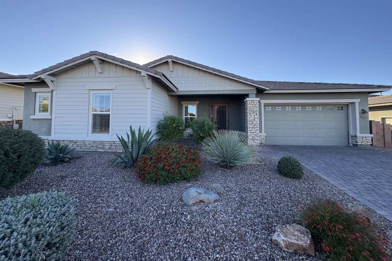 Dove Mountain 4 bedroom with Den 3,277 sq ft 3 car tandem garage