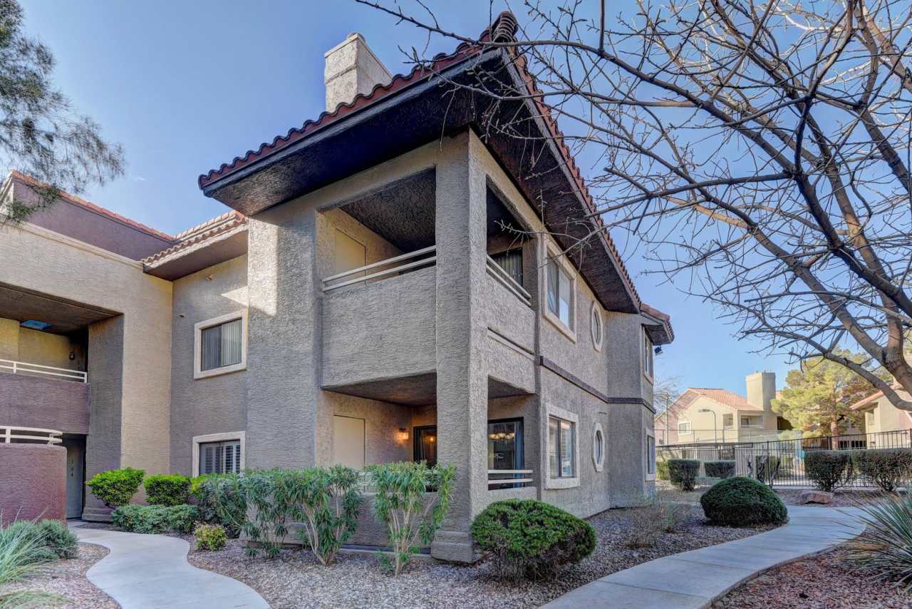 Fully furnished Condo in a great location!