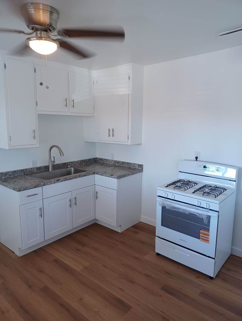 2109-2209 W Myrtle St