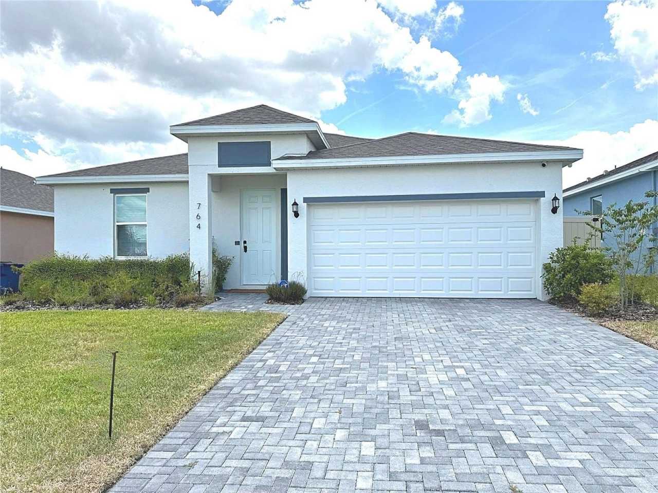 764 RICHMOND ESTATE AVENUE N