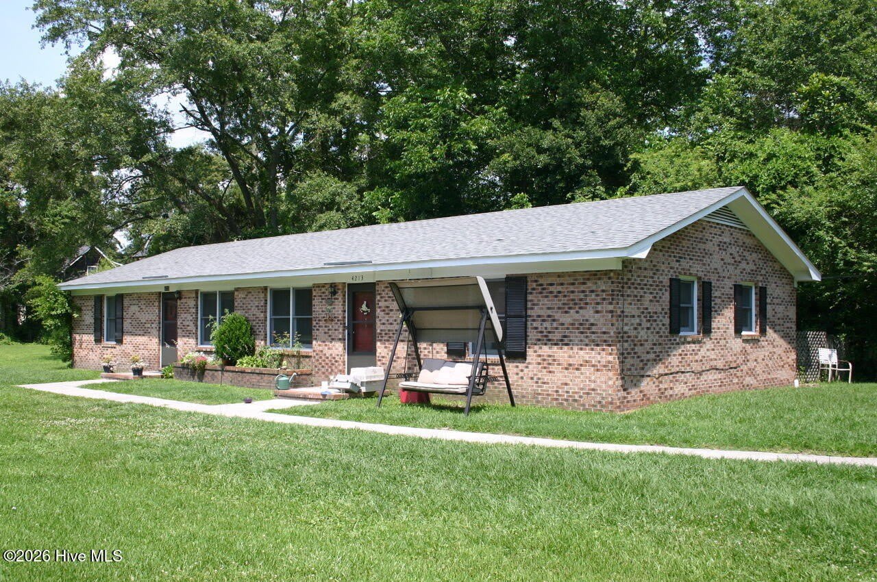 4215 Peachtree Avenue