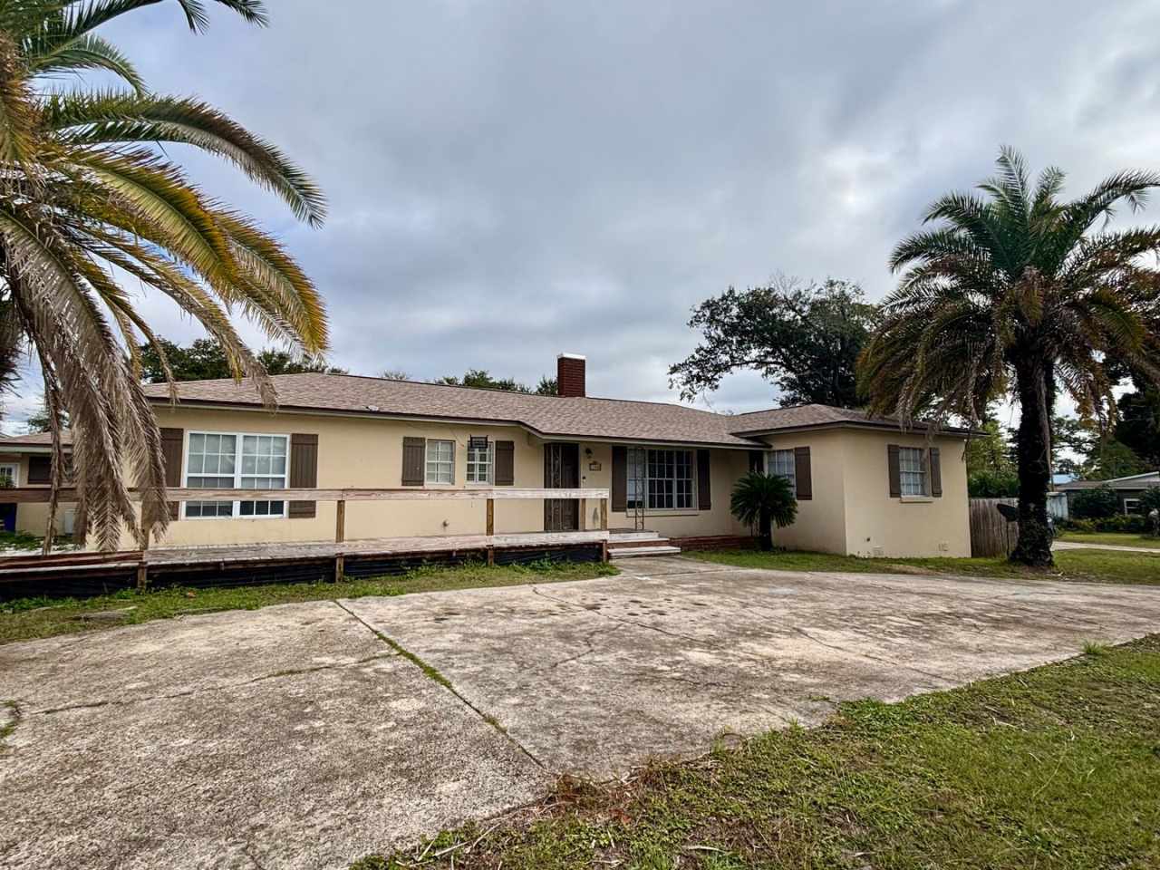 1206 Buena Vista Blvd.