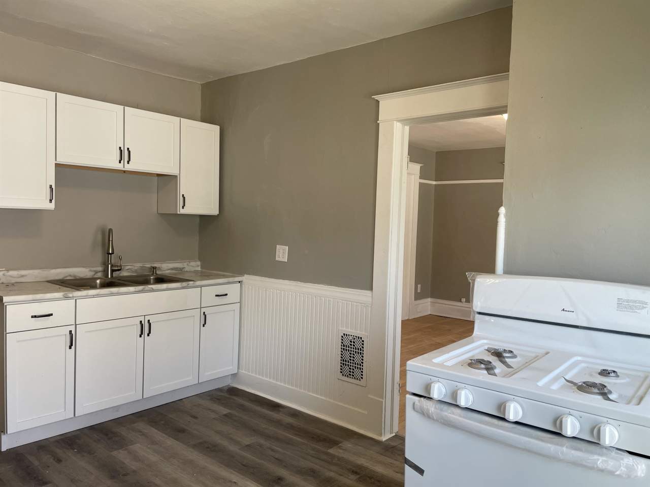 318 Broad Street - A