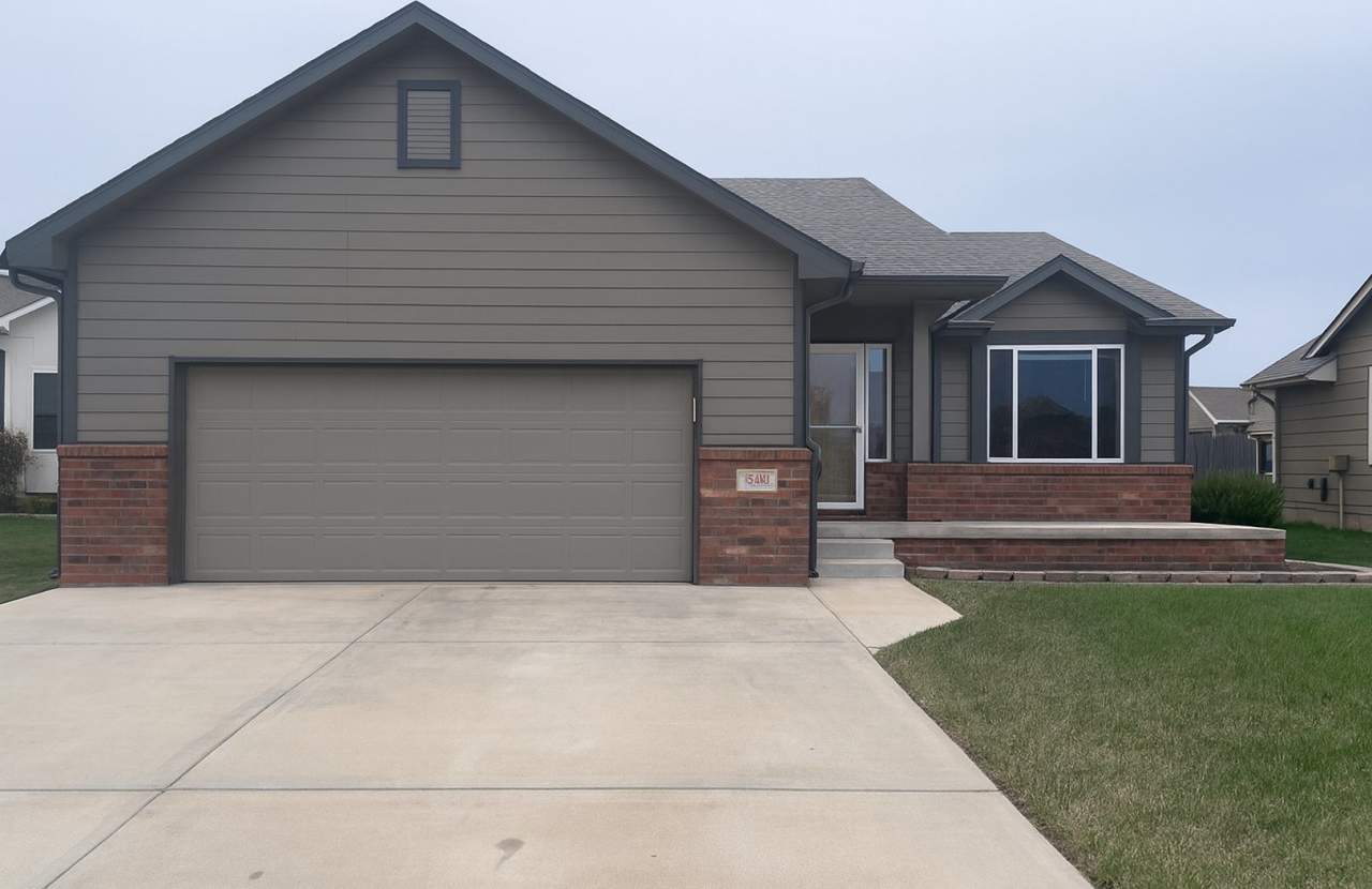 Welcome Home to This Spacious 5 Bedroom in Park City!