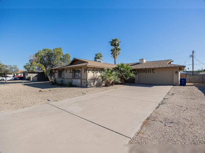 1239 East Hermosa Drive