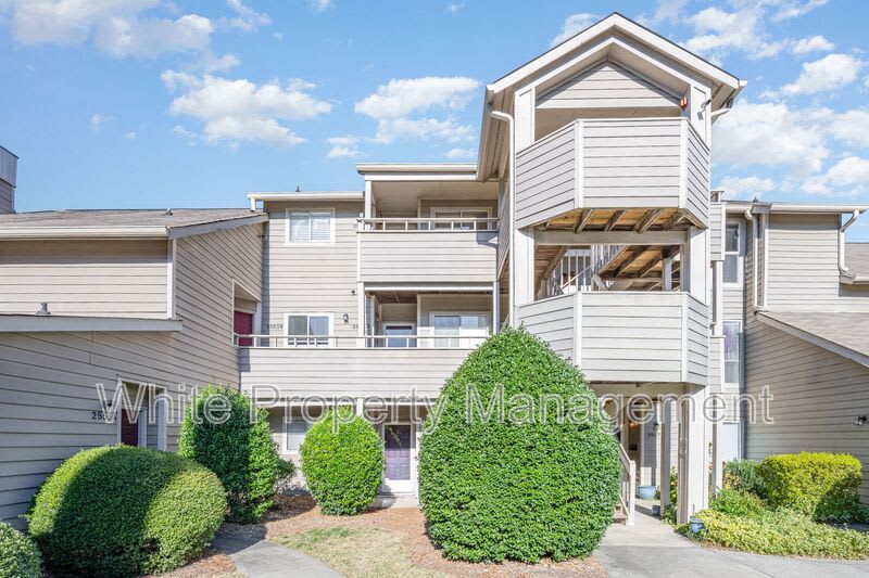 2555-C Stockbridge Drive